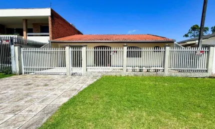 Casa com 4 dormitórios à venda, 174 m² por R$ 730.000,00 - Centro - Guaratuba/PR