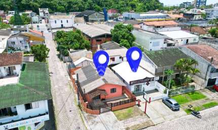 3 Casas no Mesmo Terreno a 1 Quadra da Praça Central de Guaratuba – Raridade! - R$ 1.290.000 - Centro - Guaratuba/PR
