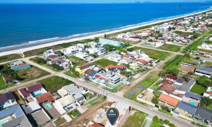 Sobrado a 2 Quadras do Mar, com 3 dormitórios à venda, 100 m² por R$ 490.000 - Coroados - Guaratuba/PR