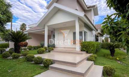 Casa em condomínio fechado com 3 quartos à venda na Jorge Sanwais, 2300, Jardim Naipi, Foz do Iguaçu por R$ 2.300.000
