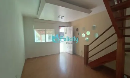 Casa de condomínio com 2 dormitórios, 2 vagas, 65m2 no jardim santa mônica