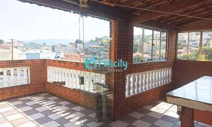 Sobrado com 3 dorms, 2 vagas, 192m2 na Vila Bonilha