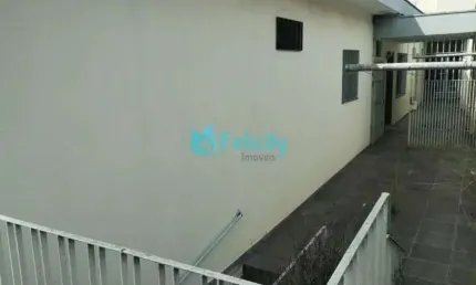 Sobrado com 2 suítes, edícula, 205m2 na Vila Ipojuca