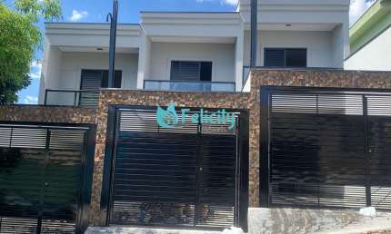 Sobrado NOVO com 3 dorms, 1 suíte, 2 vagas, 115m2 no Jardim Maristela