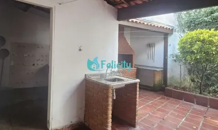 Sobrado com 3 dorms, 1 suíte, 2 vagas, 171m2 no Conj. Res. Vista Verde