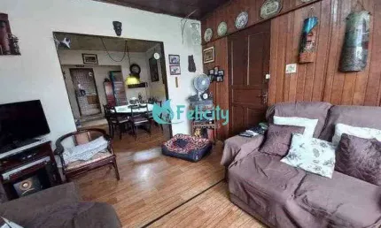 Casa com 2 dorms, 1 suíte, 2 vagas, 270m2 na Vila Mangalot