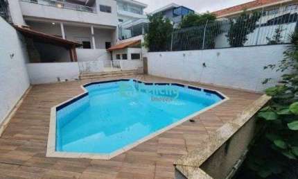Sobrado com 4 dorms, 1 suíte, 4 vagas, 289m2 na Vila Mangalot