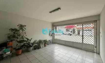 Casa térrea com 2 dorms, 1 suíte, 2 vagas, 90m2 no Jardim Mangalot