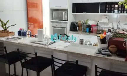 Casa com 2 dorms, 1 suíte, 2 vagas, 158m2 no Pq. São Domingos