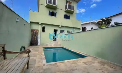Sobrado com 4 dorms, 3 suítes, 6 vagas, 200m2 no Parque São Domingos