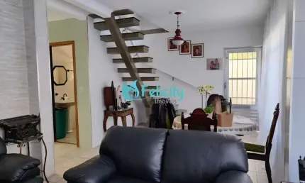 Sobrado com 3 dorms, 1 suíte, 4 vagas, 221m2 no Parque Nações Unidas