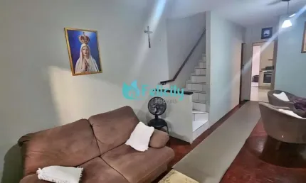 Sobrado com 2 dorms, 2 vagas, 74m2 no conjunto residencial vista verde