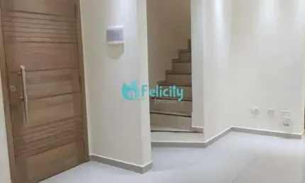 Sobrado com 3 dormitórios, 1 suíte, 2 vagas no conjunto residencial vista verde