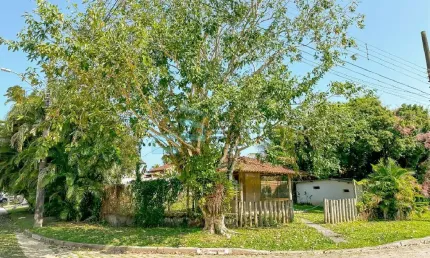 Terreno à venda na Rua Arraia, 182, Mar Verde, Caraguatatuba por R$ 480.000