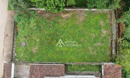 Terreno localizado em bairro em expansão, próximo ao Capricórnio