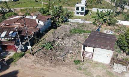 Terreno em local privilegiado, próximo a praia do Capricórnio