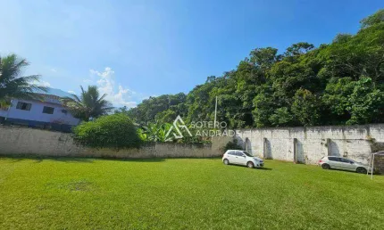 Oportunidade Única! Terreno Espaçoso a Apenas 180m da Praia em Massaguaçu, Caraguatatuba
