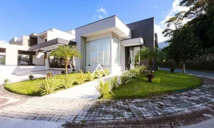 Linda casa disponível para locação no Condomínio Costa Nova