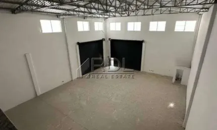 Barracão / Galpão / Depósito para alugar na Rua Borneu, 130, Utinga, Santo André