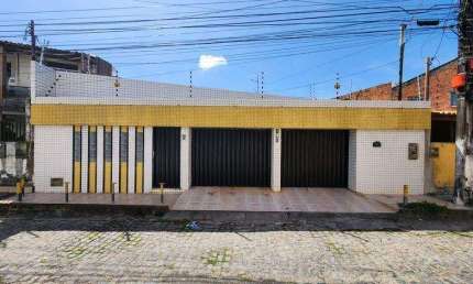 Casa com 3 quartos à venda na Rua Antônio Alexandre Menezes, 114, Luzia, Aracaju