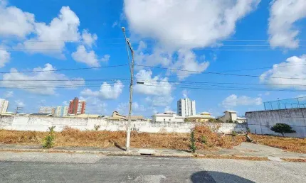 Terreno à venda na Rua João Carvalho de Aragão, 100, Atalaia, Aracaju