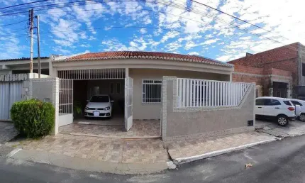 Casa com 3 quartos à venda na Rua Radialista Cadmo Nascimento, 30, Luzia, Aracaju