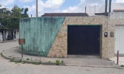 Casa à venda em rua pública, CIDADE UNIVERSITÁRIA , Maceió, AL