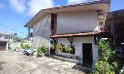Casa à venda em rua pública, BARRO DURO , Maceió, AL