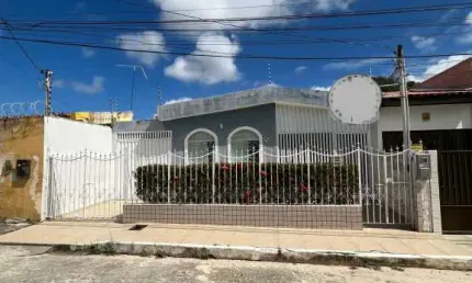 Casa com 4 quartos à venda na Travessa Genésia Fontes, 2, Suíssa, Aracaju