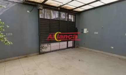 CASA RESIDENCIAL / COMERCIAL 170M² COM 2 QUARTOS E 2 VAGAS DE GARAGEM - CENTRO - POR 3.500,00