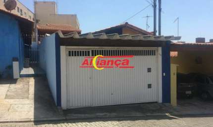 Casa para alugar com 3 quartos sendo 2 suítes e 2 vagas, Jd. Guilhermino - Por R$ 2.900,00