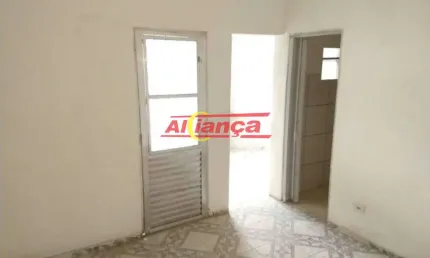 Casa com 1 quarto para alugar, 25m² - Jardim Tranqüilidade - Guarulhos/SP Por R$1.250