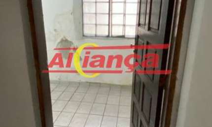 Casa com 1 dormitório para alugar, 60 m² - Jardim Adriana - Guarulhos/SP  POR  1.300,00