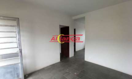 Casa com 2 quartos para alugar,  69,45m² - Jd Diogo  - Guarulhos/SP por R$  1.480,90