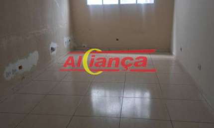 SALA PARA ALUGAR COM 26M², JARDIM FLOR DA MONTANHA - GUARULHOS/SP POR R$ 1.000,00