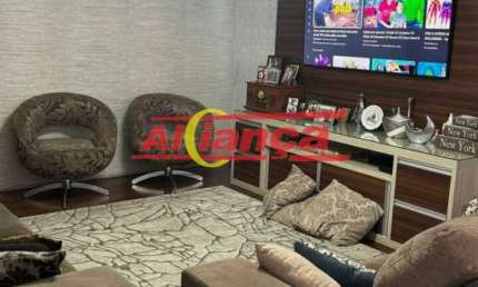 Casa com edícula para alugar, 2 quartos e 3 vagas, 249m², Jardim Santa Mena- Guarulhos R$ 6.300,00