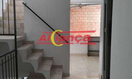 Casa para alugar com 3 quartos sendo 1 suíte e 1 vaga  no Jd. Santa Emília - por R$ 1.700,00