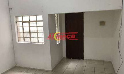 Casa com 1 dormitório para alugar, 60 m² - Jardim Adriana - Guarulhos/SP  POR  1.000,00
