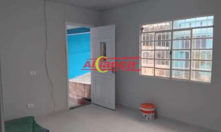 Casa para alugar com 2 quartos, 1 vaga de garagem - Centro - Guarulhos por R$: 2.500,00
