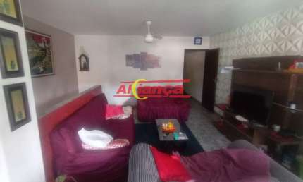 Casa para alugar com 3 quartos, sala, cozinha, lavanderia,  Pimentas - Guarulhos por R$: 1.500,00