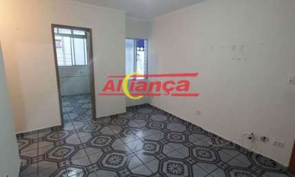 Apartamento para alugar - semi mobiliado com 2 quartos, Vl. Rio de Janeiro - Guarulhos por R$: 1.150