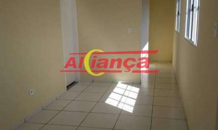 Apartamento para alugar com 2 quartos, sala, quintal,  Ponte Grande - Guarulhos 1.550,00
