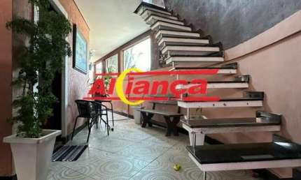 Sobrado com 2 quartos para alugar, 150m² - Jardim Flor da Montanha - Guarulhos /SP -R$ 3.500,00