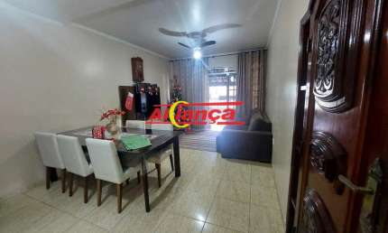 Sobrado para alugar 3 quartos, sendo 1 suíte e 6 vagas, 300m², Parque Continental Ii-R$ 4.500,00