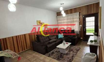 Casa térrea para alugar 3 quartos, sendo 2 suítes e 5 vagas 240m², Vila Galvão-Guarulhos R$ 6.000,00