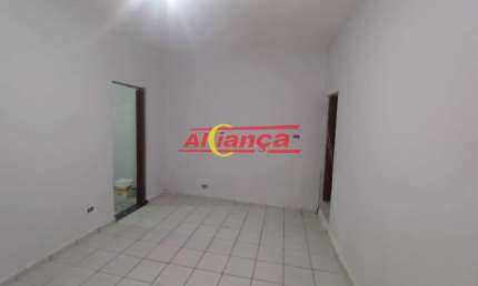 CASA PARA ALUGAR COM 01 QUARTO, SALA E COZINHA ESTILO AMERICANO, TABOÃO - GUARULHOS/SP POR R$1.100