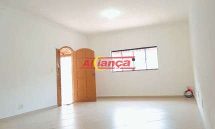 CASA PARA ALUGAR  COM 3 QUARTOS, SUÍTE, 2 VAGAS DE GARAGEM -  PARQUE CONTINENTAL POR R$ 2.400