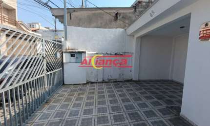 ÓTIMA CASA 95M² COM 3 DORMITÓRIOS E 2 VAGAS DE GARAGEM - PONTE GRANDE. POR R$ 2.600,00