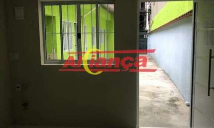 Sala para alugar, 13 m²  - Jd Flor da Montanha - Guarulhos/SP - por R$ 1.400,00