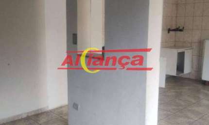 Casa com 4 quartos para alugar,  180m² -Jardim Presidente Dutra - Guarulhos /SP - por R$ 2.600,00